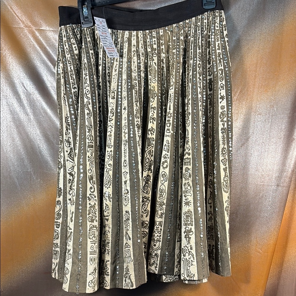 Vintage circle Aztec style Patterned Cream and taupe Women's Skirt. G1